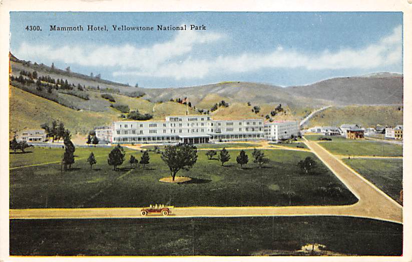 sub065415 - Yellowstone National Park Post Card
