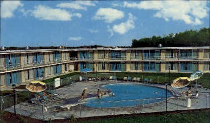 Holiday Inn - Newark, Delaware DE Postcard