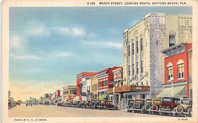 Beach Street, Looking South Daytona Beach, Florida Postcard
