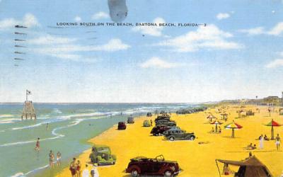 Looking South on the Beach Daytona Beach, Florida Postcard