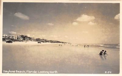 Daytona Beach - Looking North Florida Postcard