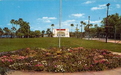 Circle of Flowers and Band Shell in Ferran Park Eustis, Florida Postcard