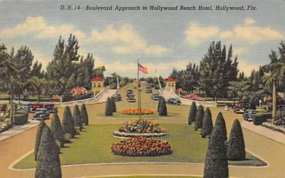 Boulevard Approach to Hollywood Beach Hotel Florida Postcard