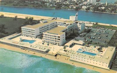 Where Hospitality Comes First Montmartre Miami Beach, Florida Postcard