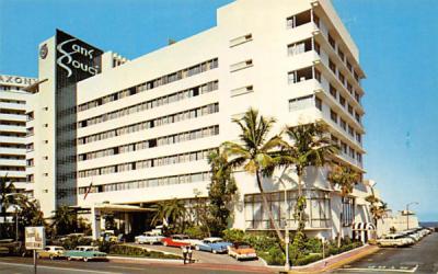 Unusual View of the Sans Souci Hotel Miami Beach, Florida Postcard