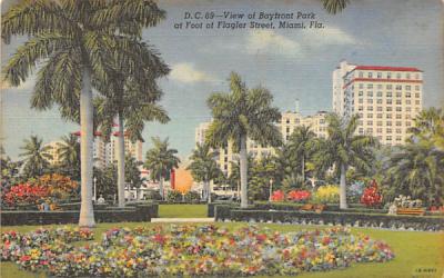 View of Bayfront Park at Foot of Flagler Street Miami, Florida Postcard