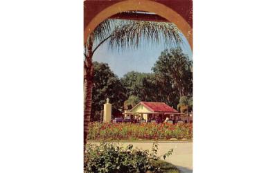 Entrance to Beautiful  Ponce De Leon Springs, Florida Postcard