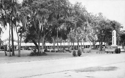 Sun Plaza Motor Manor Silver Springs, Florida Postcard