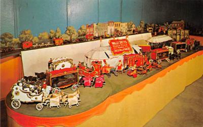 Miniature Circus made by Wally Smith Sarasota, Florida Postcard