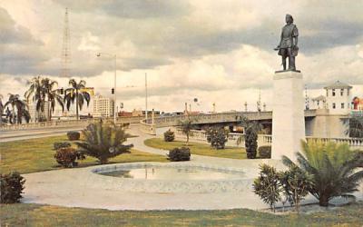 Christopher Columbus Statue on Bayshore Boulevard Tampa, Florida Postcard