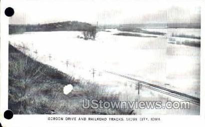 Gordon Drive Flood 1952 - Sioux City, Iowa IA Postcard