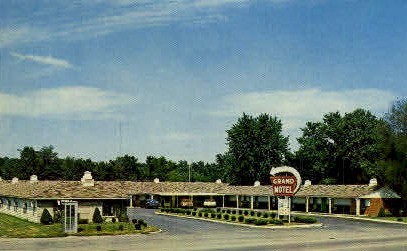 Grand Motel - Salem, Illinois IL Postcard