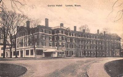 Curtis HotelLenox, Massachusetts Postcard