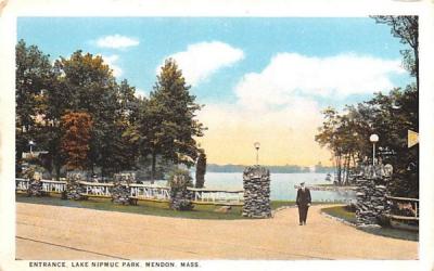 Entrance Mendon, Massachusetts Postcard