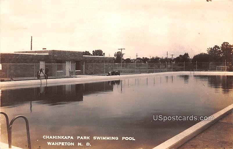 Chahinkapa Park Swimming Pool - Wahpeton, North Dakota ND Postcard