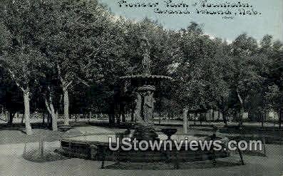 Pioneer Park & Fountain - Grand Island, Nebraska NE Postcard
