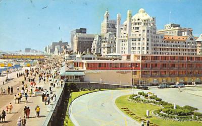 View overf the Beautiful Boardwalk in Atlantic City New Jersey Postcard