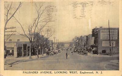 Palisades Aveunue, Looking East Englewood, New Jersey Postcard