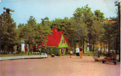 Storyland Village, Crooked House Neptune, New Jersey Postcard