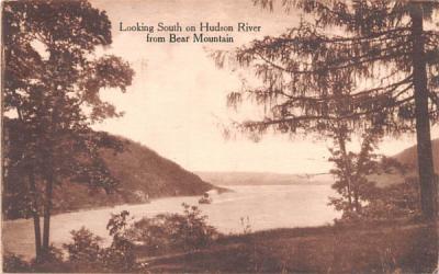 Looking South on Hudson River Bear Mountain, New York Postcard