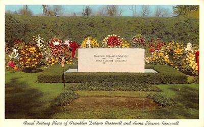 Final Resting place of Franklin Delano Roosevelt & Anna Elanor Roosevelt Hyde Park, New York Postcard