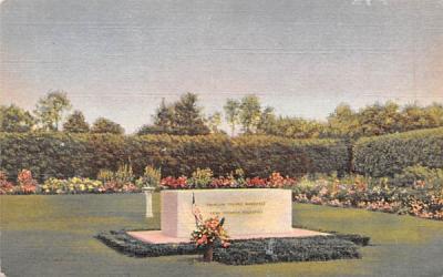Franklin D Roosevelt's Grave Hyde Park, New York Postcard