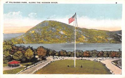 Palisades Park Hudson River, New York Postcard