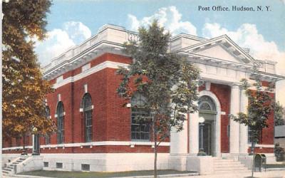 Post Office Hudson, New York Postcard