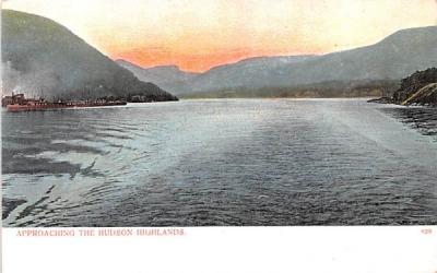 Approaching the Highlands Hudson River, New York Postcard