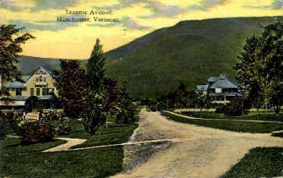 taconic Avenue - Manchester, Vermont VT Postcard