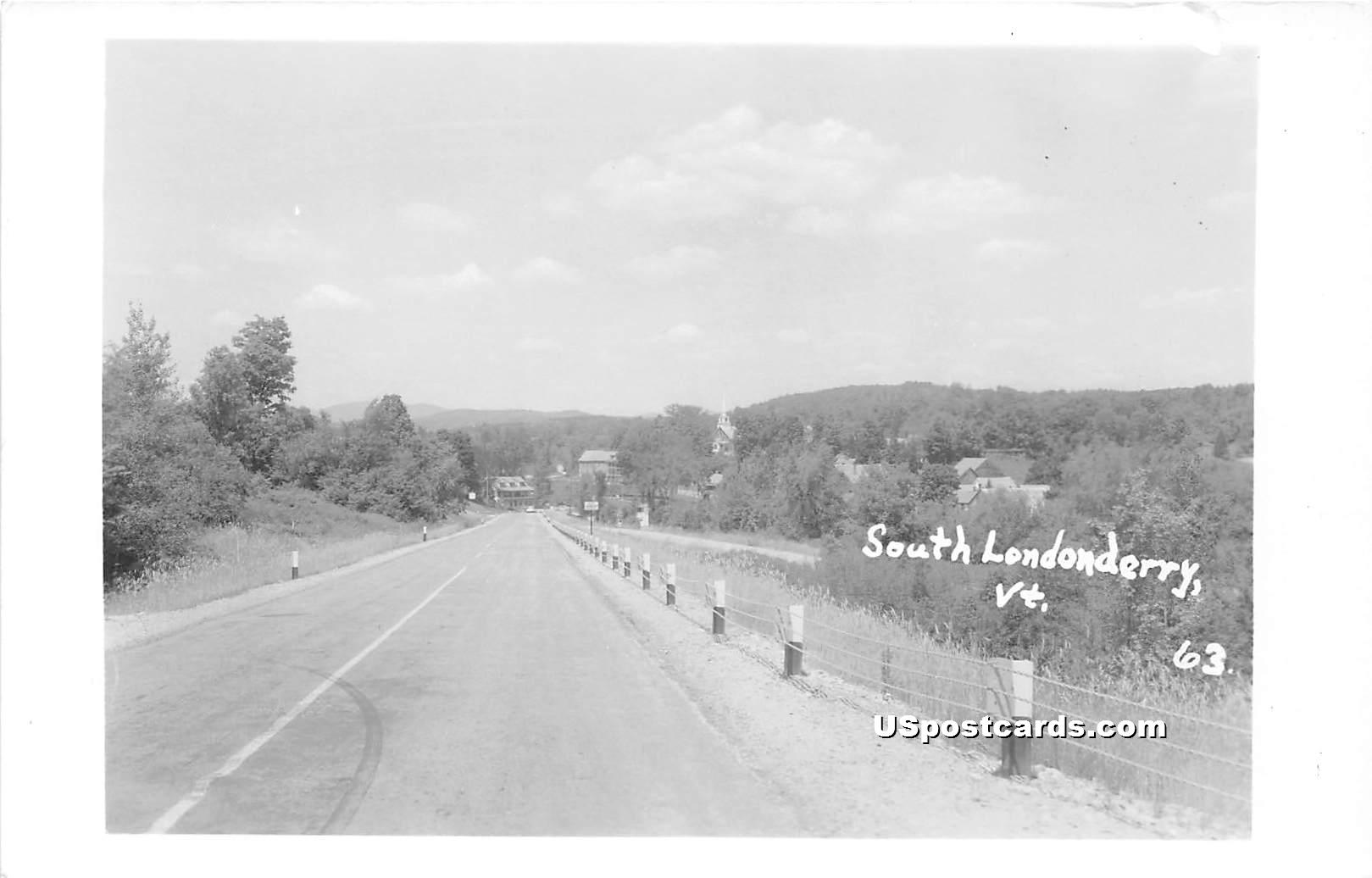 Street Scene - South Londonderry, Vermont VT Postcard