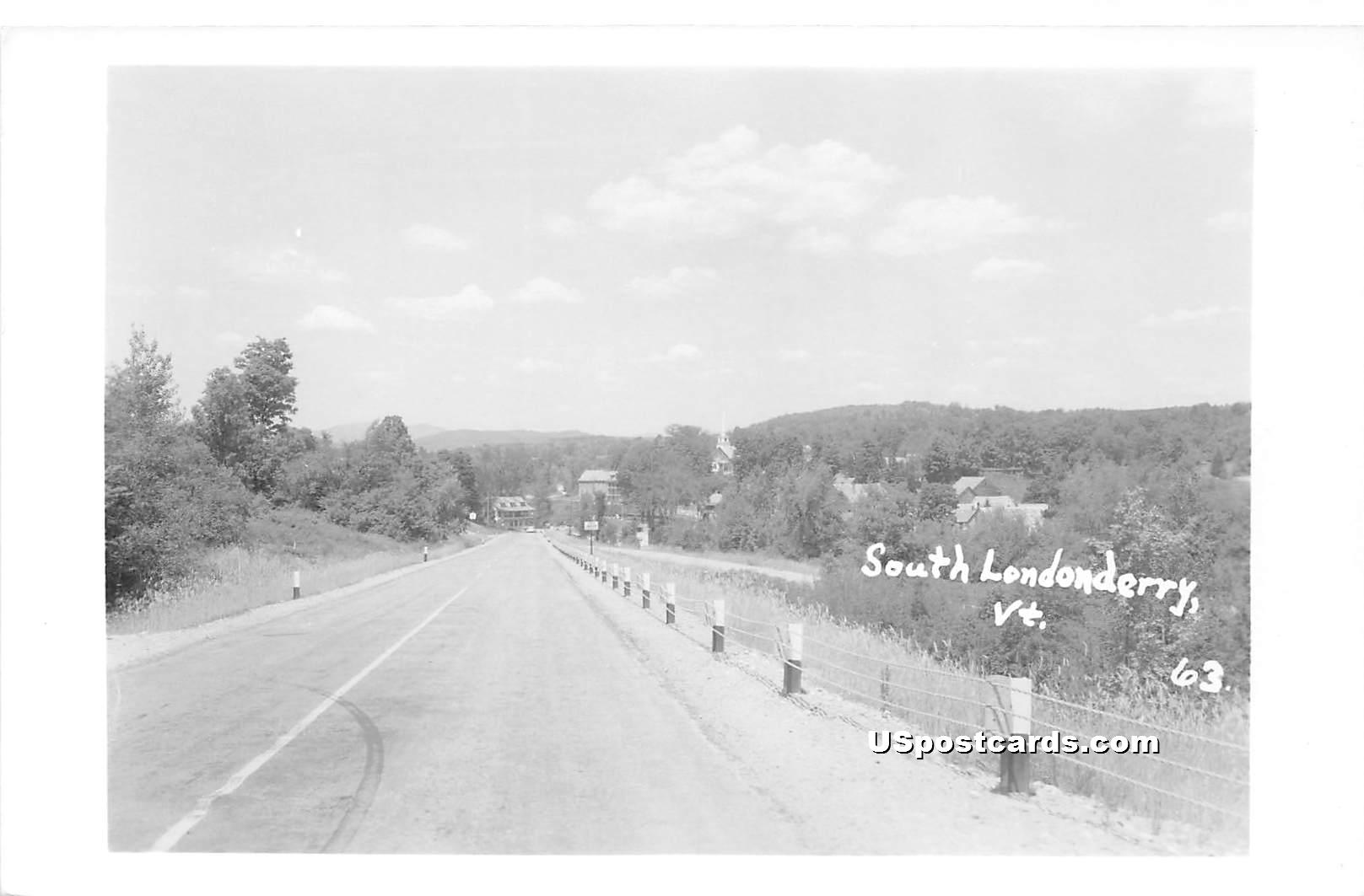 Street Scene - South Londonderry, Vermont VT Postcard