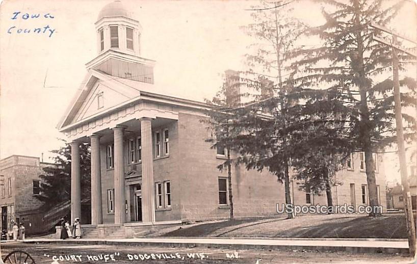 Court House - Dodgeville, Wisconsin WI Postcard
