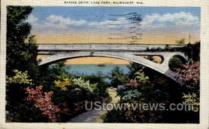 Ravine Drive, Lake Park - MIlwaukee, Wisconsin WI Postcard